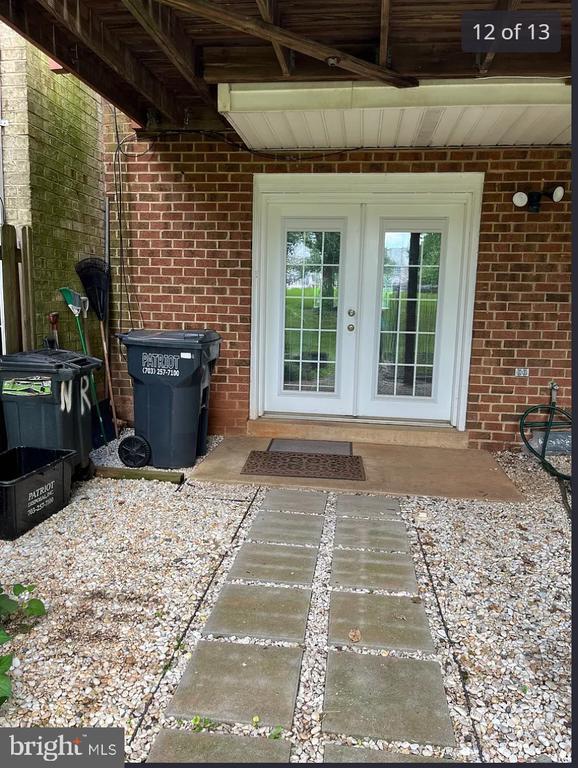 Building Photo - 21082 Gladstone Dr