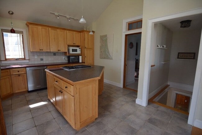 Building Photo - 23 53rd St