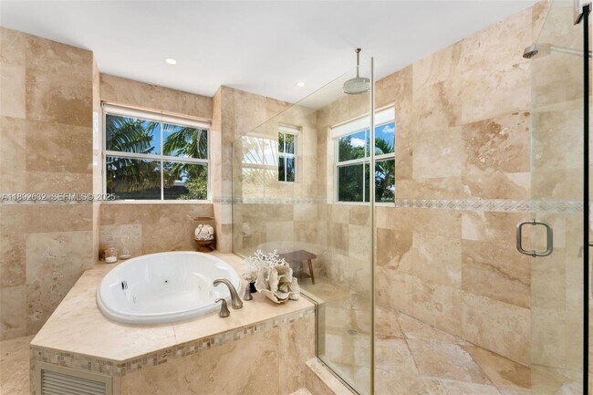 Building Photo - 2143 N Bay Rd