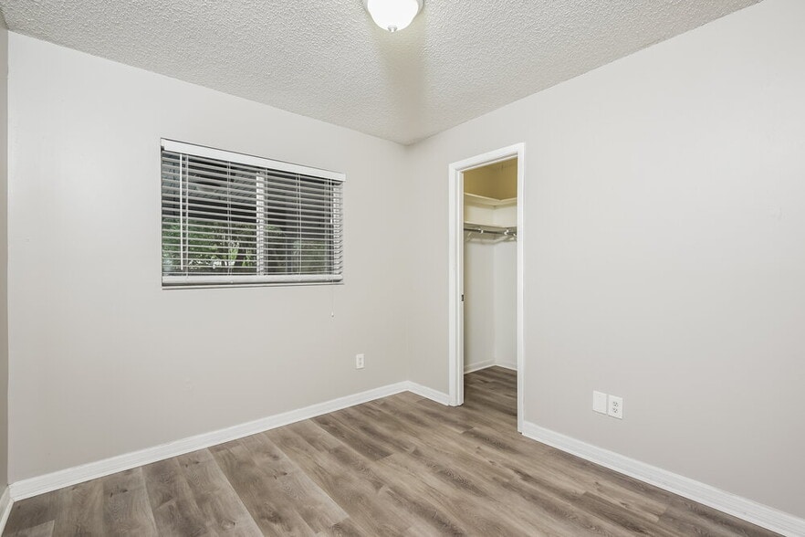 Building Photo - 9524 Buxton Ct