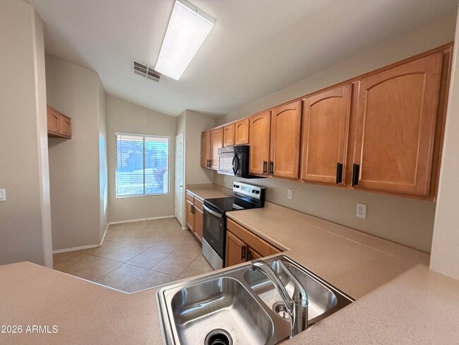 Building Photo - 15752 W Yavapai St