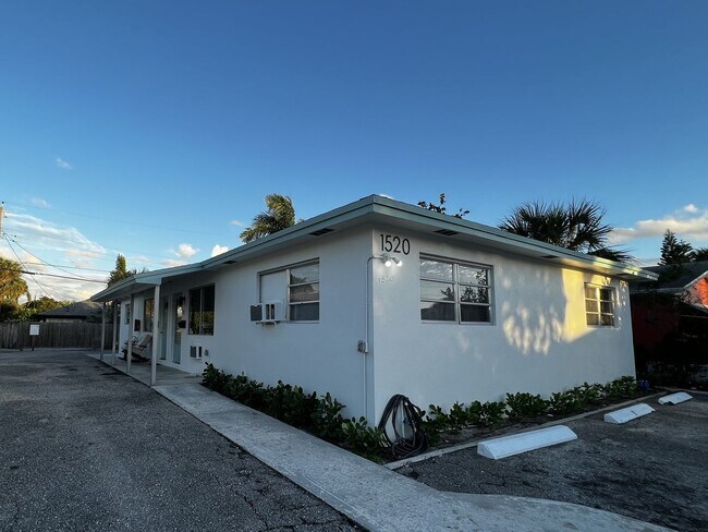 Building Photo - 5LW Apartments