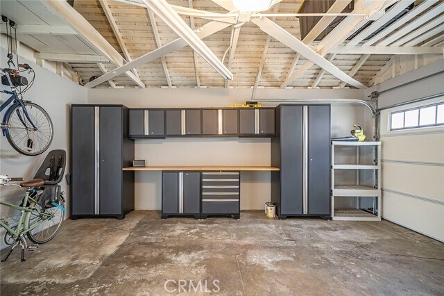 Building Photo - 348 W Spazier Ave