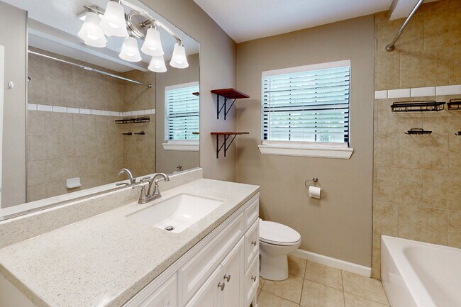 Building Photo - 2304 Staunton Dr