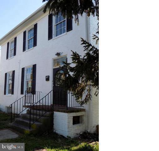 Building Photo - 113 E Main St