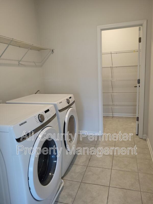 Building Photo - 3328 Fall Branch Ln