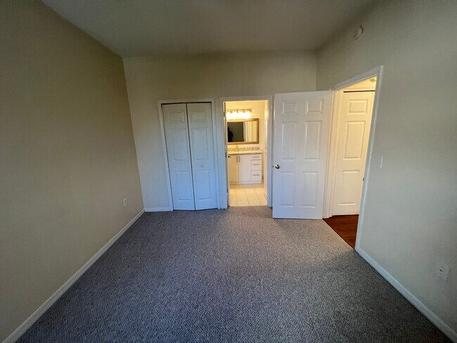 Building Photo - 6360 NW 114th Ave