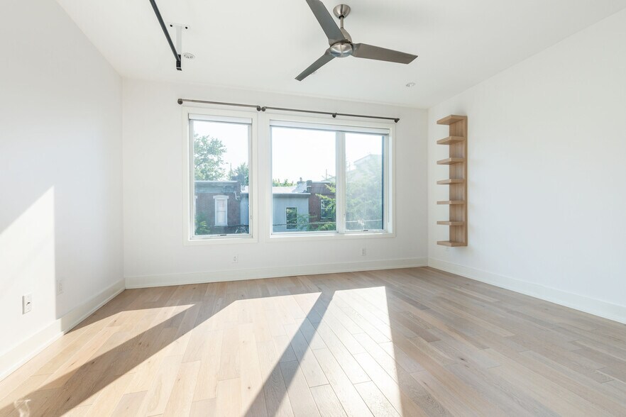 Building Photo - 2058 E Susquehanna Ave