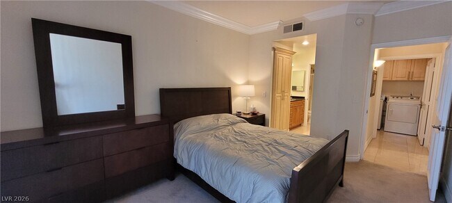 Building Photo - 260 E Flamingo Rd