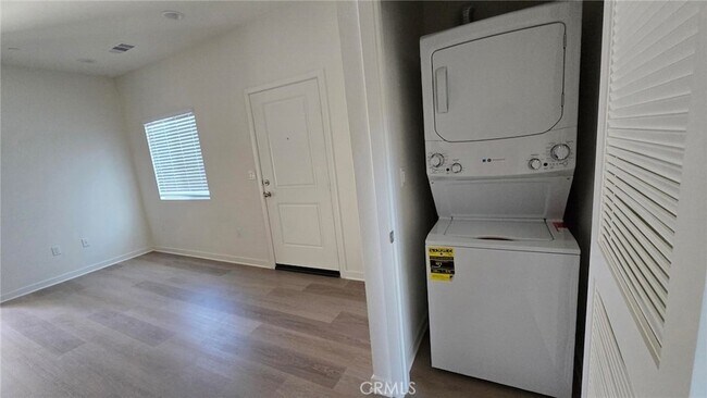 Building Photo - 9386 Olive St