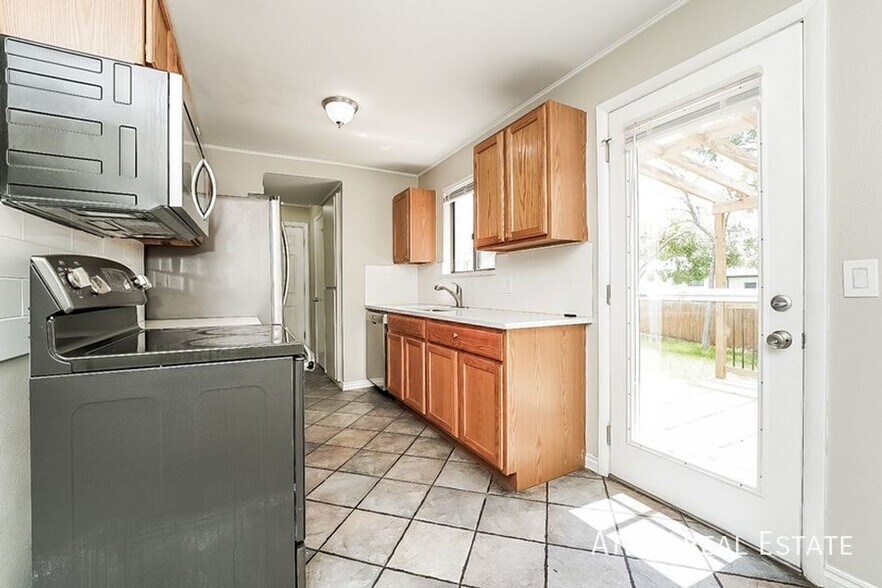 Building Photo - 17768 E Princeton Pl