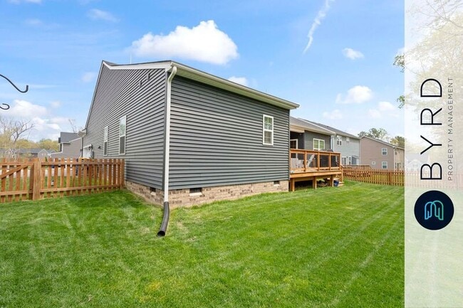 Building Photo - 4900 Sir Sagamore Dr