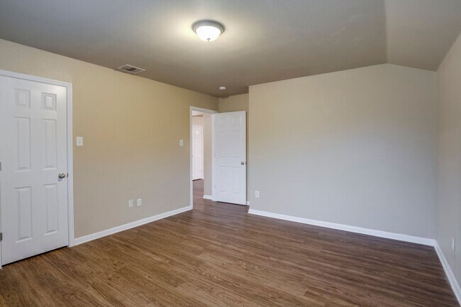 Building Photo - 3723 Holden Ct
