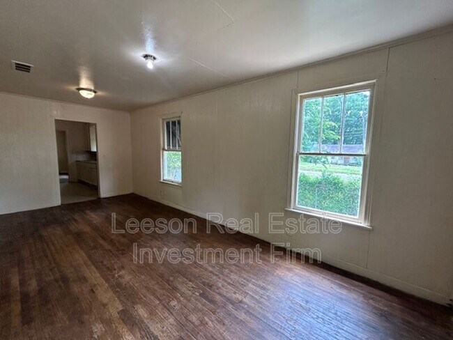 Building Photo - 2551 Claiborne Ave