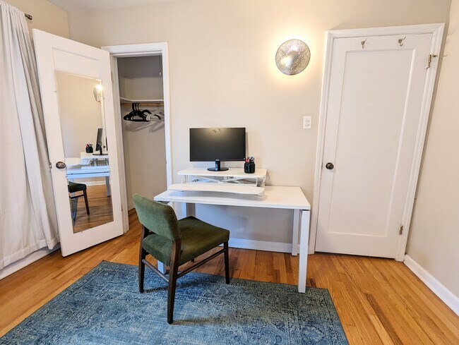Bedroom 2 - Workstation - 754 Albion St
