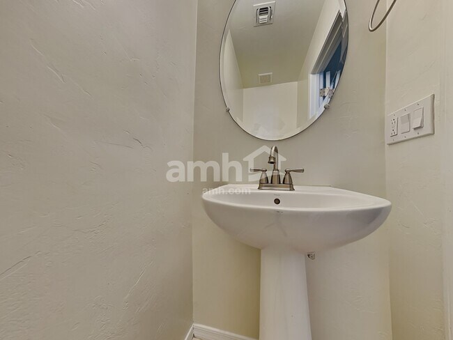 Building Photo - 786 W Cholla Crest Dr