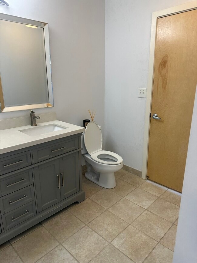 Building Photo - 1720 S Michigan Ave