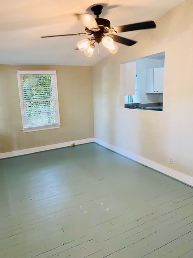 Building Photo - Two Bedroom Home - Folly Beach!