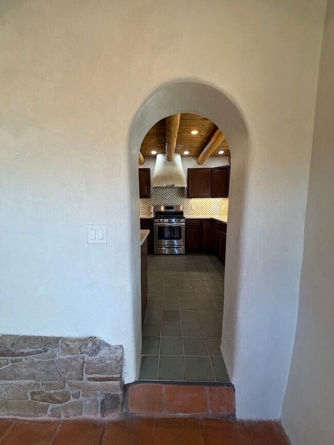 Building Photo - 152 Lorenzo Rd