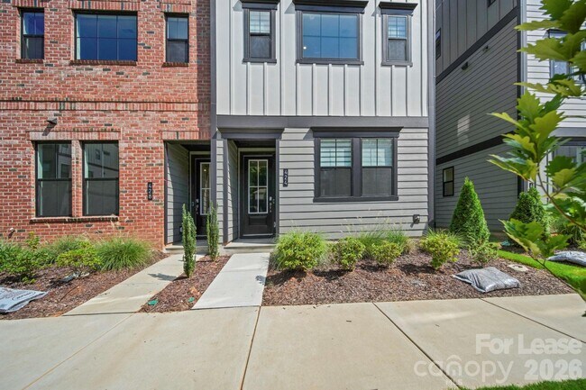 Building Photo - 424 Old Town Vlg Rd