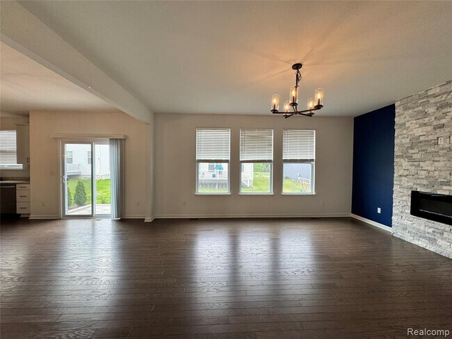 Building Photo - 278 Springview St