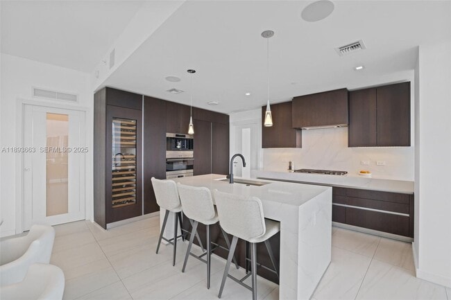 Building Photo - 2200 N Ocean Blvd