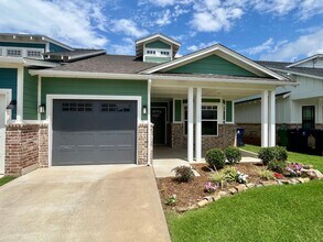 Building Photo - Beautiful 2 Bed 2 Bath!