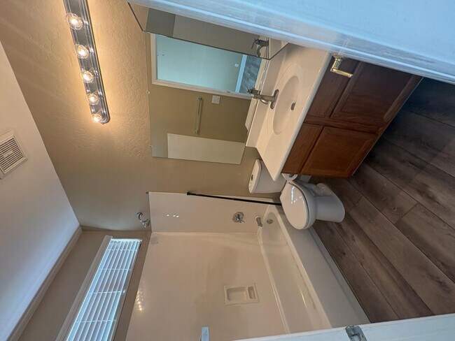 Building Photo - 2245 E Detroit St