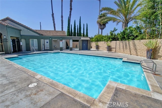 Building Photo - 310 Lake St