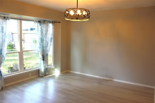 Building Photo - 1210 Three Forks Dr