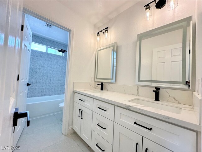 Building Photo - 283 Crooked Tree Dr