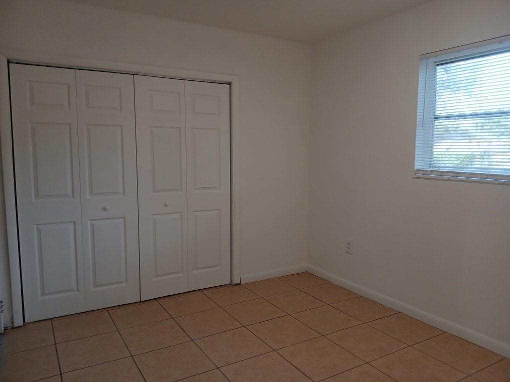 Building Photo - 520 N 69th Ave