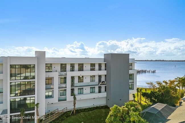Building Photo - 225 Strand Dr