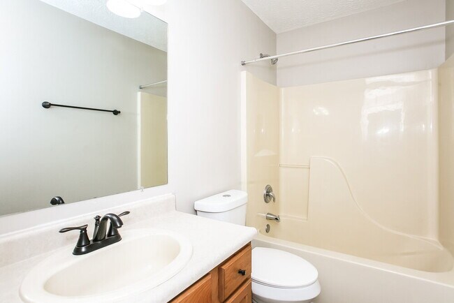 Building Photo - 6642 Pasco Ln