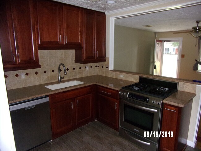 Building Photo - 7418 Jalna St