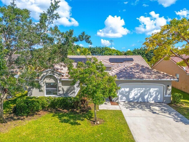 Building Photo - 425 SW 198th Terrace