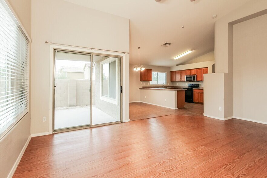 Building Photo - 25549 W Winslow Ave