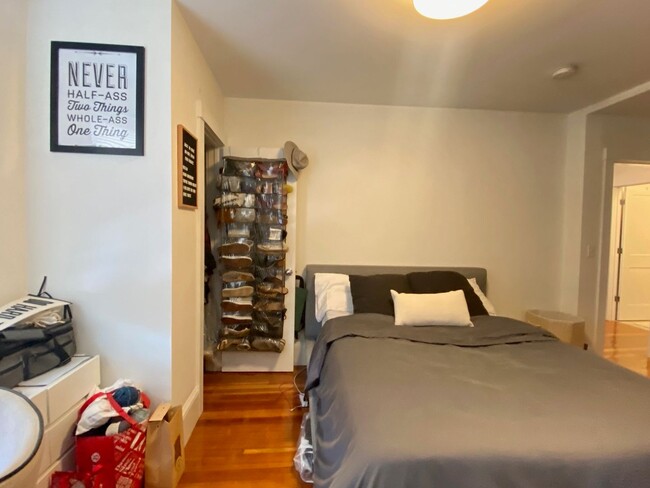 Building Photo - Spacious two bedroom in Brookline