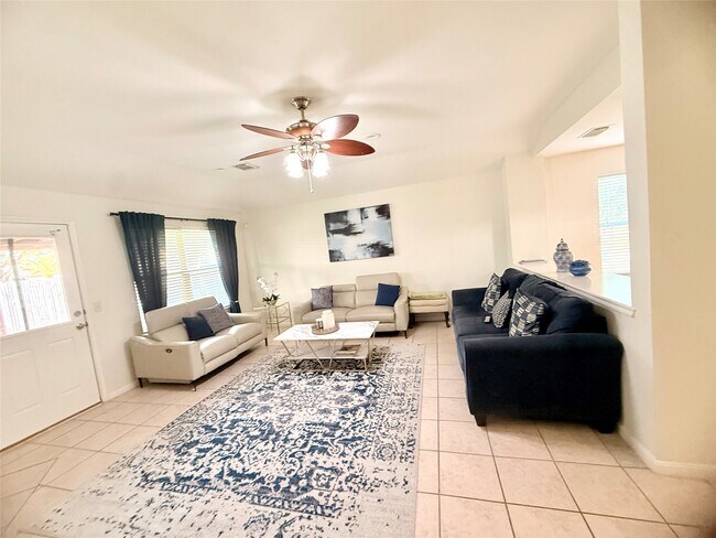 Building Photo - 4615 Pin Oak Creek Ln