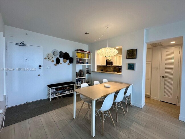 Building Photo - 5600 Collins Ave