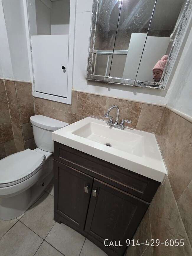 Building Photo - 137 1/2 Morningside Pl-