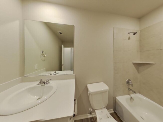 Building Photo - 5128 Saddle Clb Dr