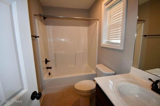 Building Photo - 274 N Saylor St