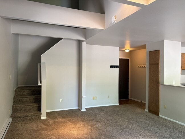 Building Photo - 524 W Laurel St