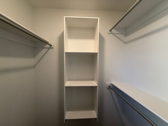 Building Photo - 3/2 in Upland Crossing Available Now!!!