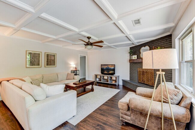 Building Photo - 10707 Piping Rock Ln