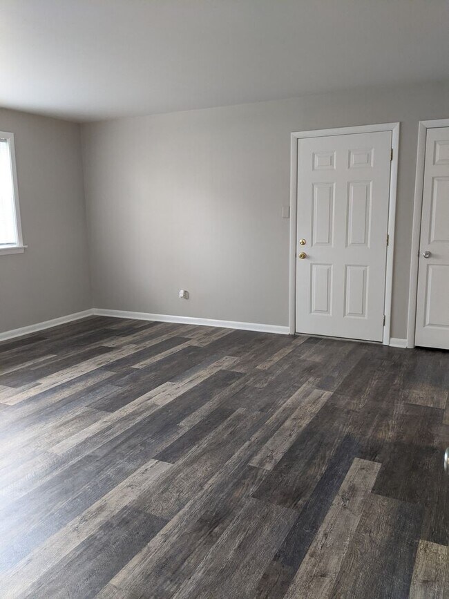 Building Photo - 620 Kungs Way