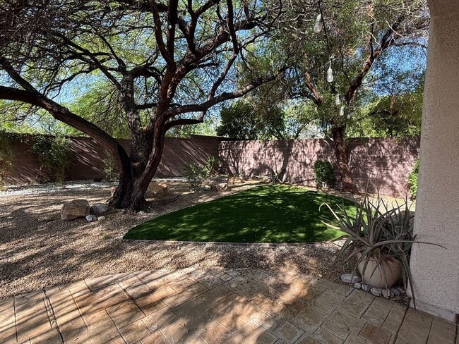 Building Photo - MOVE IN SPECIAL! FIRST TWO WEEKS RENT FREE...