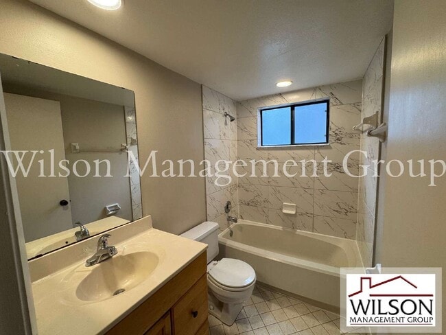 Building Photo - 2365 Oak Park Way