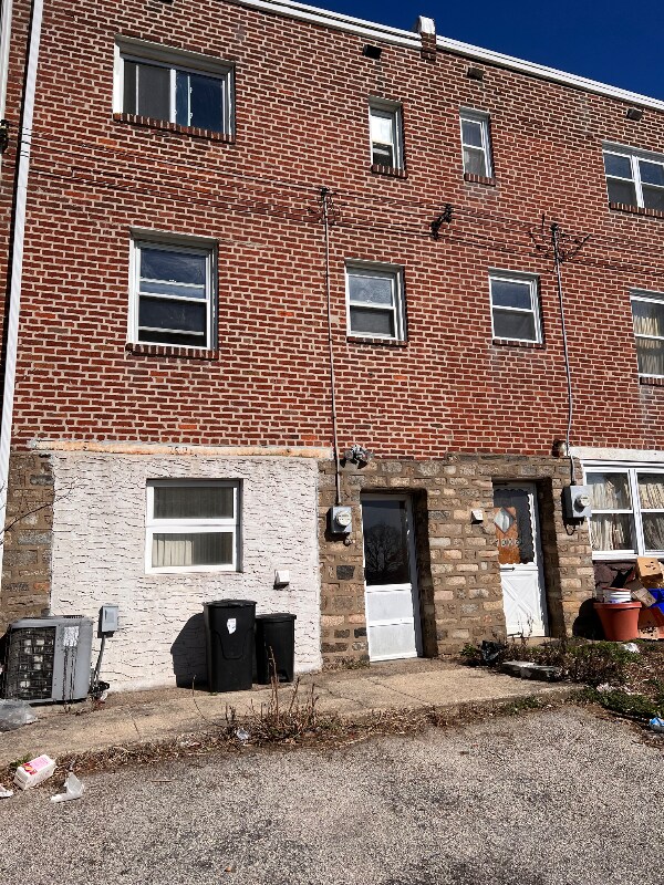 Building Photo - 7004 Clover Ln